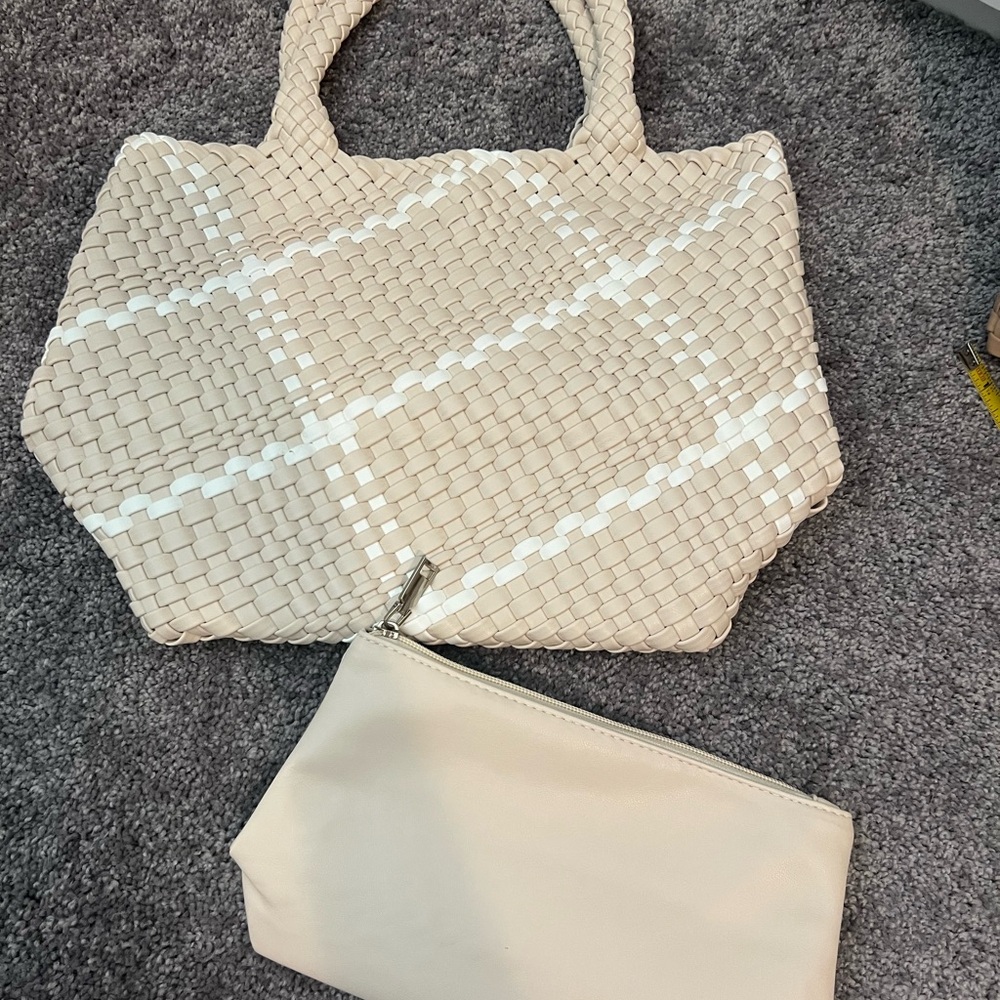 Woven Shoulder Bag/w pouch NWOT - Picture 3 of 8